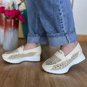 Diba True NWOB Koi Pond Cream Woven Platform Loafer Slip On Sz 8